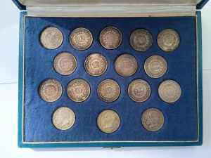 SÉRIE 200 REIS NO ESTOJO 1854-1869